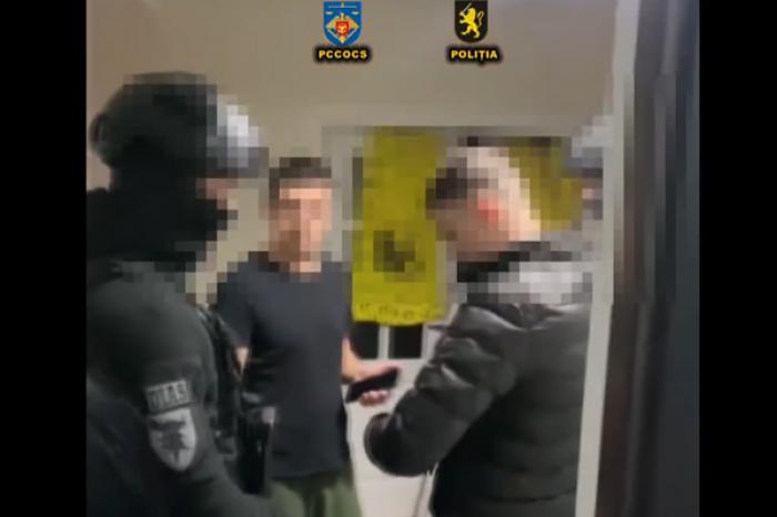 ПРАВООХРАНИТЕЛИ ЗАДЕРЖАЛИ В КИШИНЕВЕ МОШЕННИКА, ПРИЧИНИВШЕГО УЩЕРБ НА 2 МЛН. ЛЕЕВ