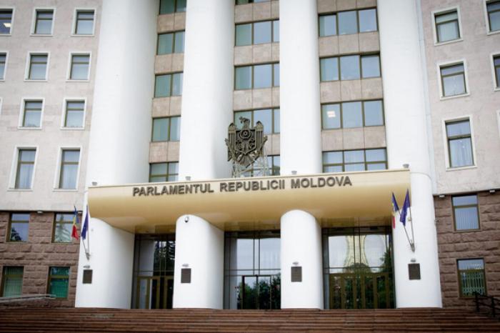 SONDAJ: CINCI FORMAȚIUNI POLITICE AR PUTEA INTRA ÎN VIITORUL PARLAMENT
