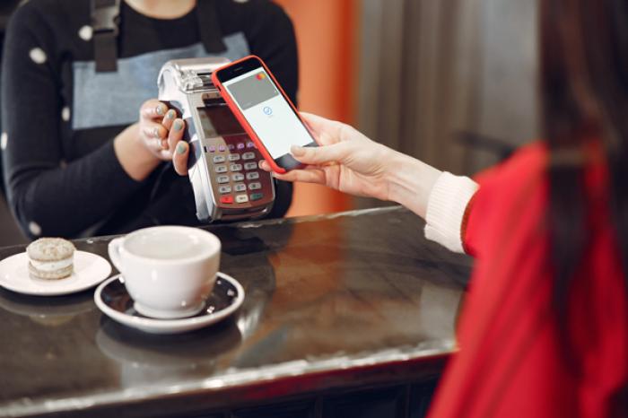 Studiu Mastercard: locuitorii Moldovei aleg plățile digitale și experiențele unice