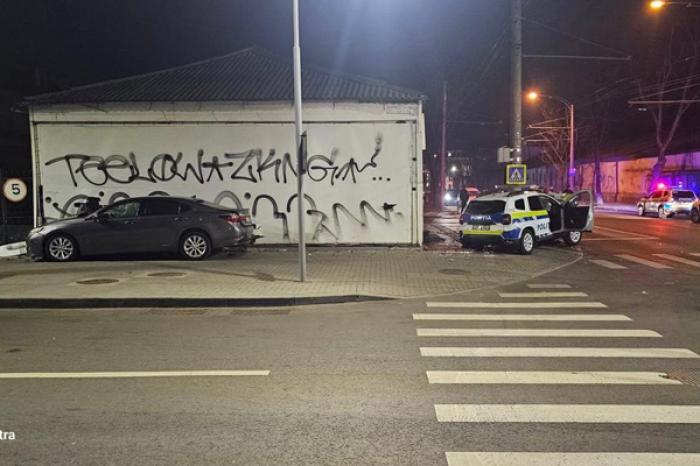 ДВОЕ ПОЛИЦЕЙСКИХ ПОСТРАДАЛИ В НОЧЬ НА ВТОРНИК В ДТП В КИШИНЕВЕ