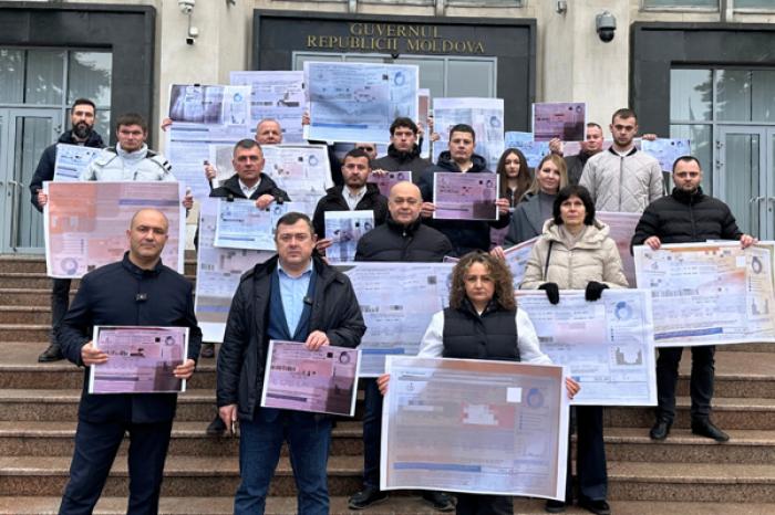 Это тарифный геноцид! Партия INIMA MOLDOVEI передала министрам PAS от граждан копии фактур