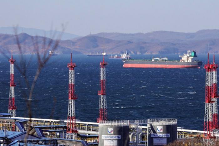 Китай и Индия остановили закупку российской нефти на фоне санкций