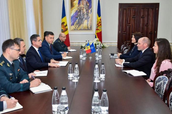 NOUL COORDONATOR AL BIROULUI DE LEGĂTURĂ NATO ÎN MOLDOVA A FOST PREZENTAT MINISTRULUI APĂRĂRII
