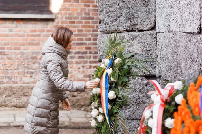 PREȘEDINTA MAIA SANDU PARTICIPĂ LA CEREMONIA DEDICATĂ CELEI DE-A 80-A ANIVERSĂRI A ELIBERĂRII LAGĂRULUI DE CONCENTRARE AUSCHWITZ-BIRKENAU
