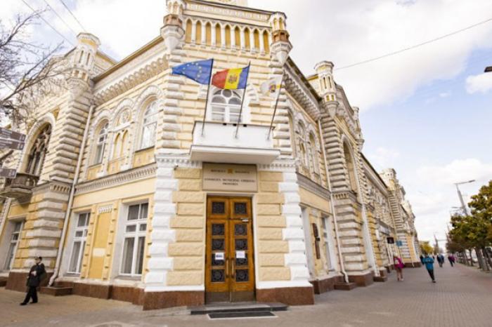 ПРИМЭРИЯ КИШИНЕВА НЕ СОГЛАСНА С ОТМЕНОЙ САНИТАРНОГО НАЛОГА ДЛЯ ЖИТЕЛЕЙ СТОЛИЦЫ