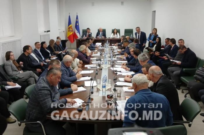 ДЕПУТАТЫ ГАГАУЗИИ ПРИЗЫВАЮТ КИШИНЕВ ВЕРНУТЬ ЗАКОН О СТАТУСЕ АВТОНОМИИ К РЕДАКЦИИ 1994 ГОДА