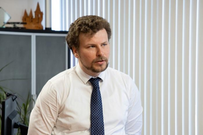 МИНИСТР ОБРАЗОВАНИЯ ДАН ПЕРЧУН ОТРИЦАЕТ ПРЕСТУПЛЕНИЯ РЕЖИМА АНТОНЕСКУ ПРОТИВ ЕВРЕЕВ В РУМЫНИИ И БЕССАРАБИИ
