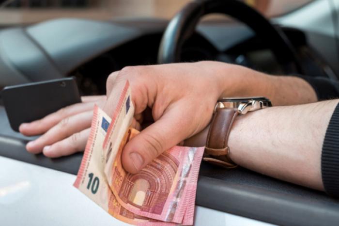 ​ȘOFERII AU OFERIT MITĂ POLIȚIȘTILOR RUTIERI DE ȘAPTE ORI PE PARCURSUL ZILEI