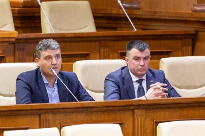 ПАРЛАМЕНТ ПРОВЕЛ ПЕРЕСТАНОВКИ В РУКОВОДСТВЕ НАЦИОНАЛЬНОГО БАНКА