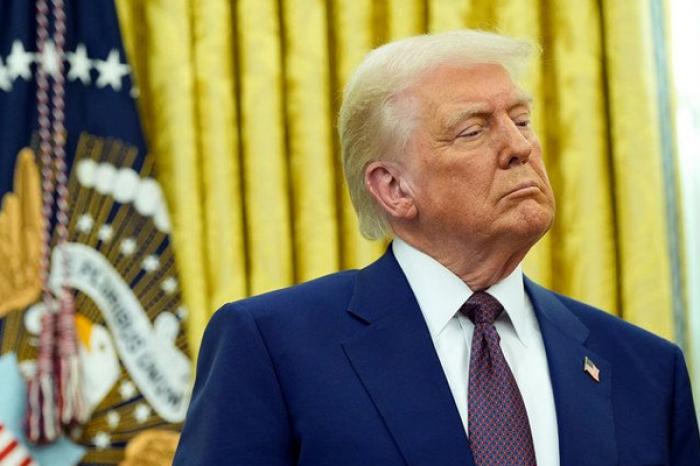 ​Трамп призвал провести выборы в Украине: "Рейтинг Зеленского — 4%. Страна разорвана в клочья"