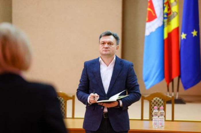 Bстретился с представителями местных органов власти Яловенского района: «Будущее наших населенных пунктов зависит от участия каждого примара»