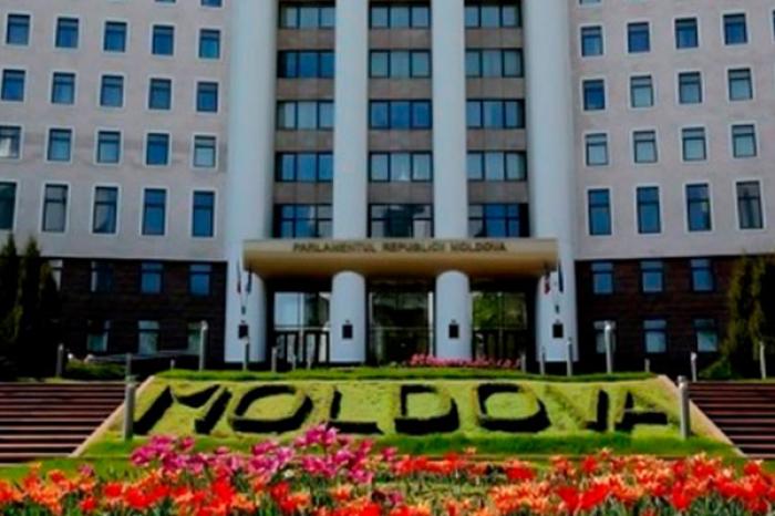 ОПРОС: В СЛЕДУЮЩИЙ ПАРЛАМЕНТ МОГУТ ПРОЙТИ ТРИ ПАРТИИ И ДВА ПОЛИТИЧЕСКИХ БЛОКА