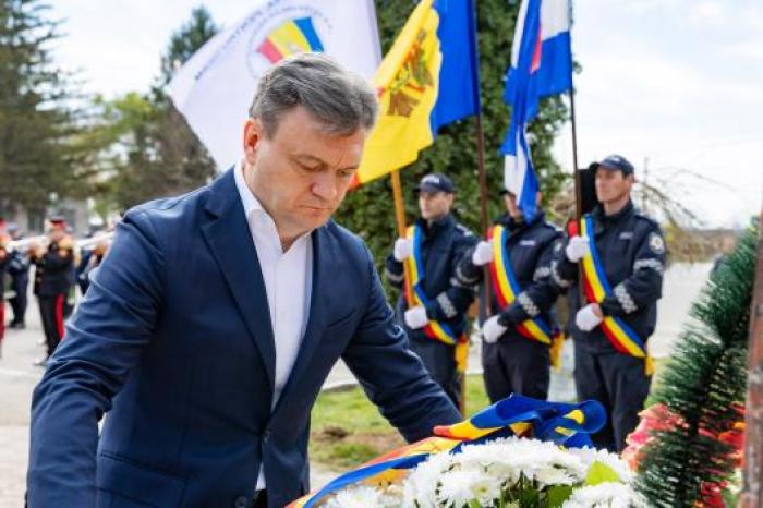 Премьер-министр Дорин Речан на церемонии памяти павших героев в Кошнице: «Давайте сохраним память о тех, кто защищал свою нацию, право жить в мире и иметь возможность самим выбирать свое будущее»