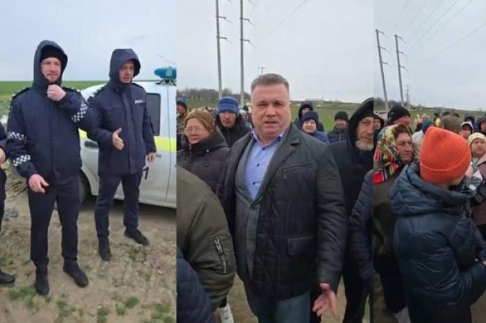 ЖИТЕЛИ ДВУХ СЕЛ ПРОТЕСТУЮТ ПРОТИВ ЗАХОРОНЕНИЯ СВИНЕЙ, КОТОРЫХ ЗАБИВАЮТ ПО ПРИЧИНЕ ЗАРАЖЕНИЯ АЧС
