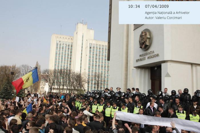 ​EXPOZIȚIE FOTO DEDICATĂ EVENIMENTELOR DIN 7 APRILIE 2009, DESCHISĂ ÎN PARLAMENT