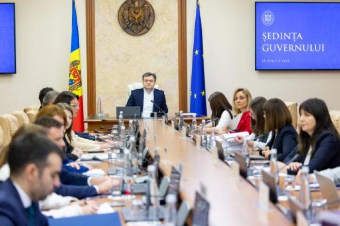 Guvernul extinde accesul la asistență juridică pentru persoanele cu venituri modeste