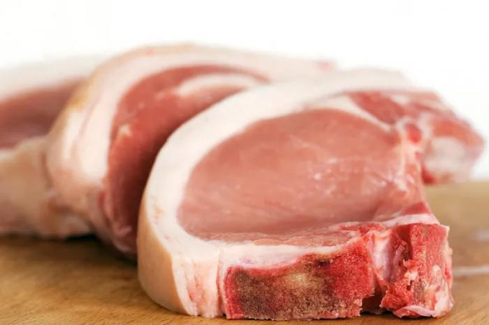 ÎN PRIMELE TREI LUNI ALE ANULUI 2025, IMPORTURILE DE CARNE DE PORC ÎN MOLDOVA AU DEPĂȘIT 60% DIN VOLUMUL ANULUI 2024