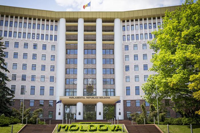 ​ОПРОС: В НОВЫЙ ПАРЛАМЕНТ МОГУТ ПРОЙТИ ТРИ ПАРТИИ И ДВА БЛОКА