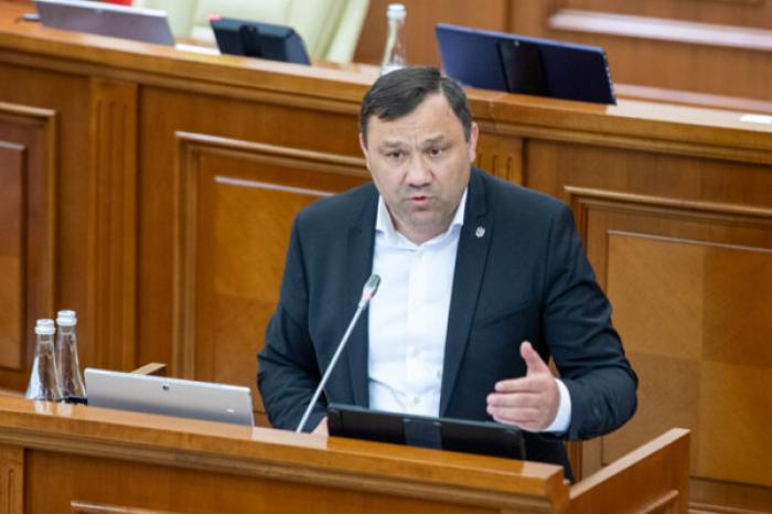 ПАРЛАМЕНТ ИЗМЕНЯЕТ ЗАКОН О ГОЛОСОВАНИИ ПО ПОЧТЕ
