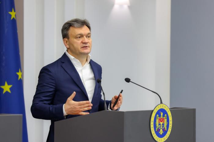 ПРАВИТЕЛЬСТВО СОБИРАЕТСЯ ВЫДЕЛИТЬ ДОПОЛНИТЕЛЬНО 8 МЛРД. ЛЕЕВ НА ИНВЕСТИЦИИ И СОЦПОДДЕРЖКУ ЗА СЧЕТ ПОМОЩИ ЕС