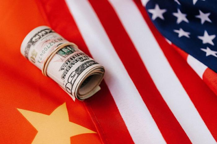 США повысили пошлины на китайские товары до 104%