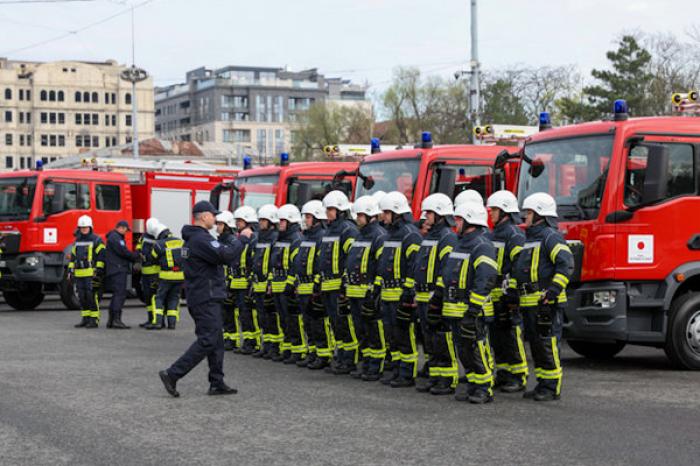​ЯПОНИЯ ПЕРЕДАЛА В ДАР МОЛДОВЕ 19 СОВРЕМЕННЫХ ПОЖАРНЫХ МАШИН