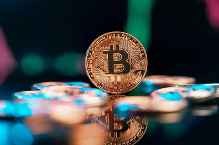 Стоимость биткоина превысила $105 тысяч впервые с 31 января