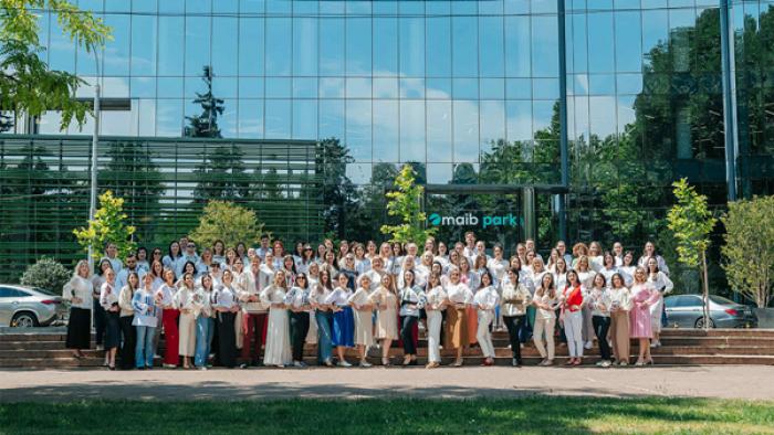 Носи традиционную блузку «ие» с гордостью! Люди maib отметили Всемирный день «ие», надев национальные костюмы