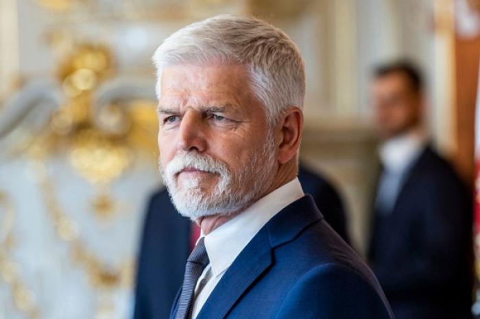 Президент Чехии: Без перехода на евро мы можем отстать
