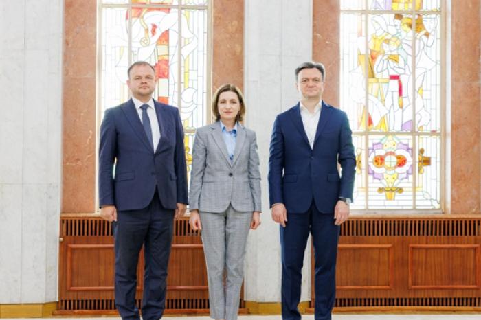 НОВЫЙ ВИЦЕ-ПРЕМЬЕР ПО РЕИНТЕГРАЦИИ ПРИНЯЛ ПРИСЯГУ