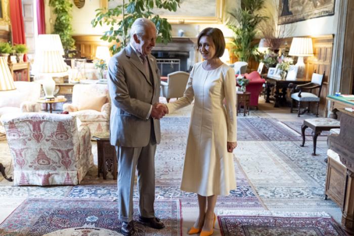 PREȘEDINTA MAIA SANDU ȘI-A EXPRIMAT RECUNOȘTINȚA FAȚĂ DE REGELE CAROL AL III-LEA PENTRU SPRIJINUL ACORDAT REPUBLICII MOLDOVA