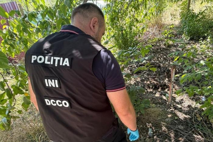 POLIȚIA DIN CHIȘINĂU A REȚINUT UN GRUP DE DEALERI DE DROGURI