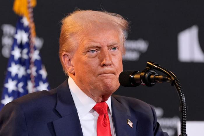 ​Трамп: Зеленский может остановить войну, отказавшись от Крыма и вступления в НАТО
