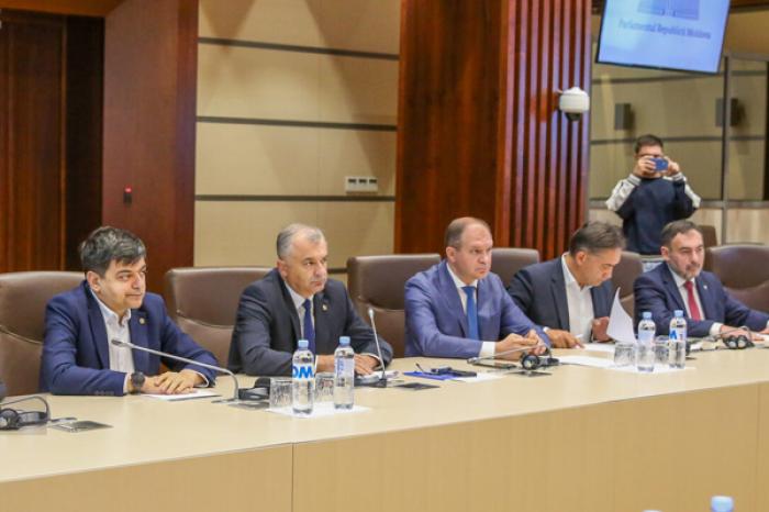 БЛОК «АЛЬТЕРНАТИВА» РАСКРИТИКОВАЛ ПРОГРАММУ НОВОГО ПРАВИТЕЛЬСТВА, «НАПОМИНАЮЩУЮ РАБОТУ ПЕРВОКУРСНИКА»