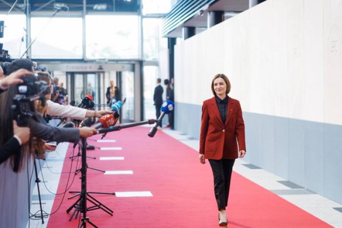 ПРЕЗИДЕНТ МАЙЯ САНДУ: У РОССИИ БЫЛО ДВЕ ЦЕЛИ НА ЭТИХ ВЫБОРАХ – ЗАХВАТИТЬ ИЛИ ДЕСТАБИЛИЗИРОВАТЬ МОЛДОВУ. НО ОБЕ ПРОВАЛИЛИСЬ