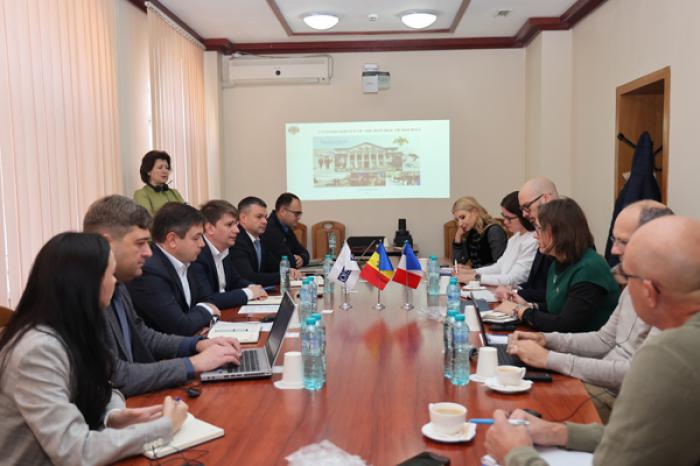 ​SERVICIUL VAMAL ÎȘI CONCENTREAZĂ COOPERAREA CU STRUCTURILE DE SECURITATE FRANCEZE