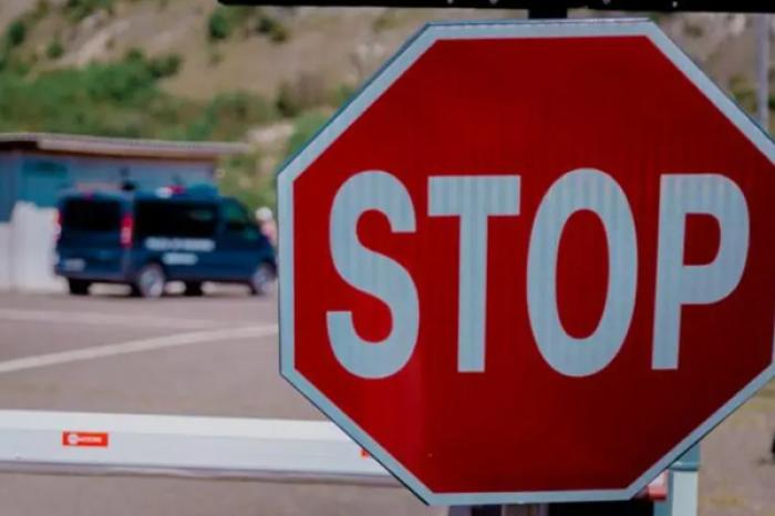 ​В МОЛДОВУ ПРОРВАЛСЯ ВНЕДОРОЖНИК С УКРАИНСКИМИ НОМЕРАМИ: ВОДИТЕЛЬ СКРЫЛСЯ