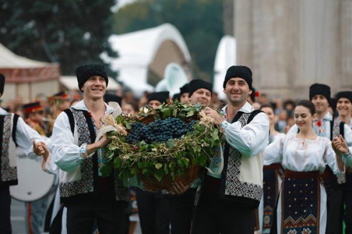 В ПРАЗДНИКЕ ДЕНЬ ВИНА УЧАСТВОВАЛО БОЛЕЕ 150 ТЫС. ГОСТЕЙ ИЗ МОЛДОВЫ И 30 СТРАН МИРА