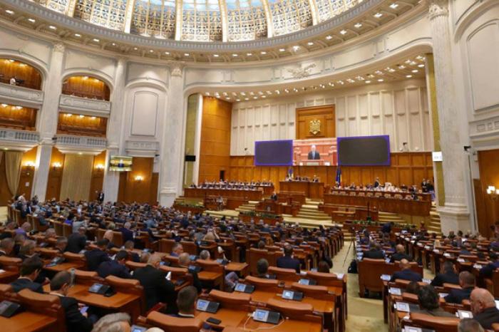 ​В Румынии обсуждают сокращение численности депутатов на 10%