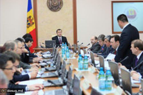…И ГРОЗИТ ПОДАТЬ В ОТСТАВКУ, ЕСЛИ ПАРЛАМЕНТ НЕ ПРИМЕТ БЮДЖЕТ-2011