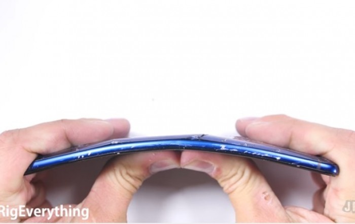 Флагман HTC U Ultra испытали в жестком краш-тесте