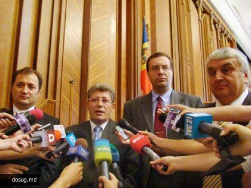 Консерваторы предлагают оставить АЕИ у власти до весны