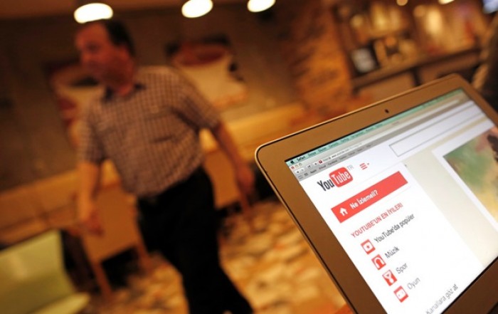 YouTube уличили в блокировании видео с геями