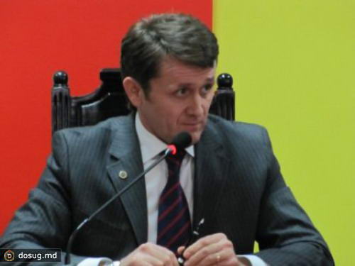 ЦИК отгородится от политики прессой