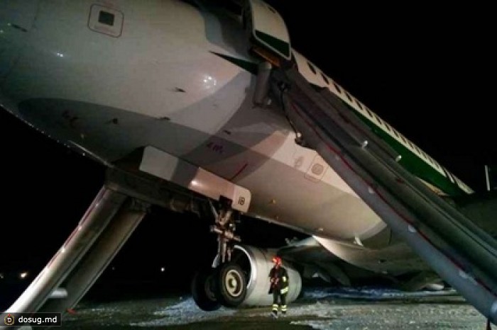 A320 без одной стойки шасси сел в римском аэропорту