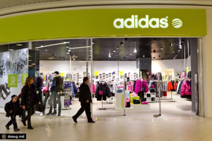 Adidas закроет около 200 магазинов в России