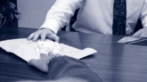 Адвокат задержан с поличным за взяточничество