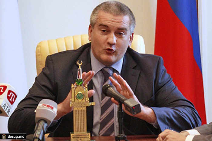Аксенов поручил крымским чиновникам общаться в соцсетях