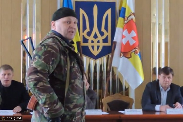 Активист УНА-УНСО пригрозил повесить главу МВД Украины