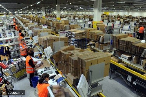 Amazon уволил охранников-неонацистов